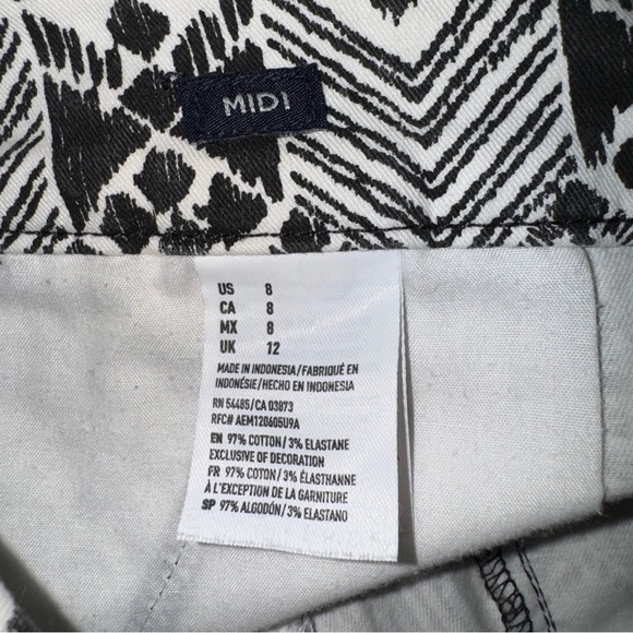 American Eagle Outfitters Women’s Black &‎ White Printed Midi Shorts - Size 8 - Picture 10 of 10